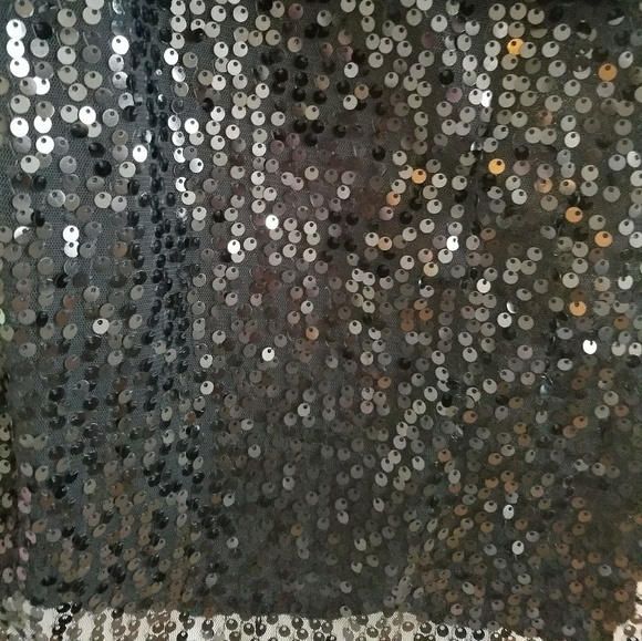 ❤️ 5 for $10❤️ Black sequin blouse - Picture 4 of 4